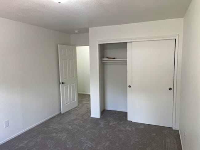 Building Photo - 545 Fein Ave