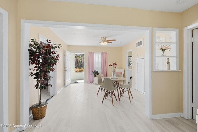 Building Photo - 134 E Alachua Ln