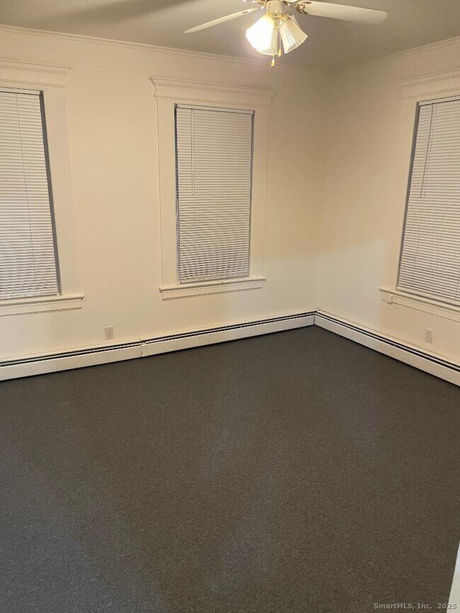 Building Photo - 46 Stearns St