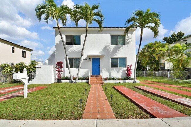 Building Photo - 3521 SW 16th St