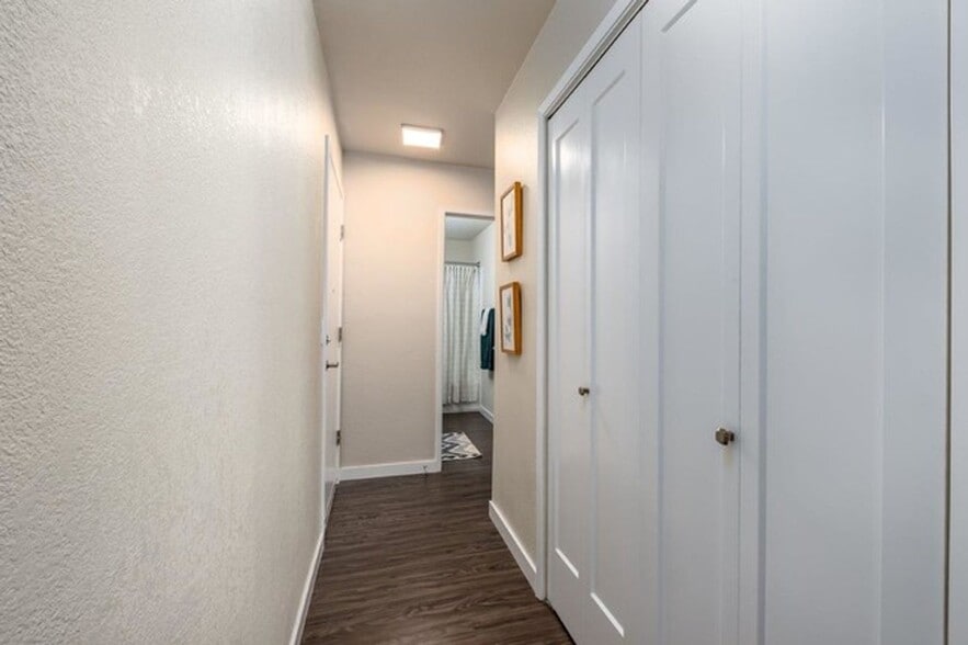 Interior Photo - The Landmark