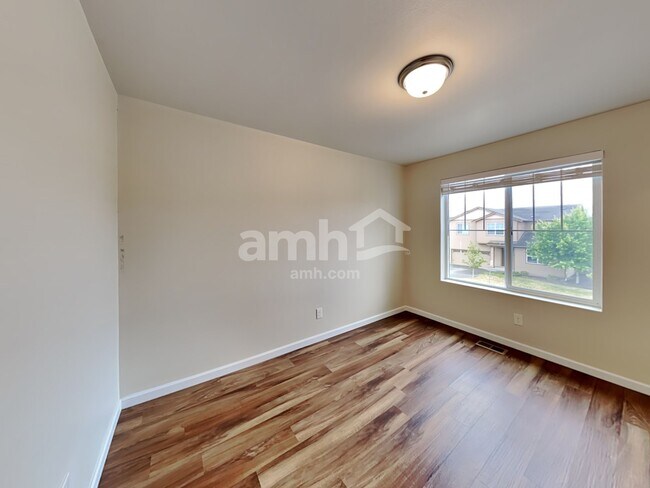 Building Photo - 2655 Moore St