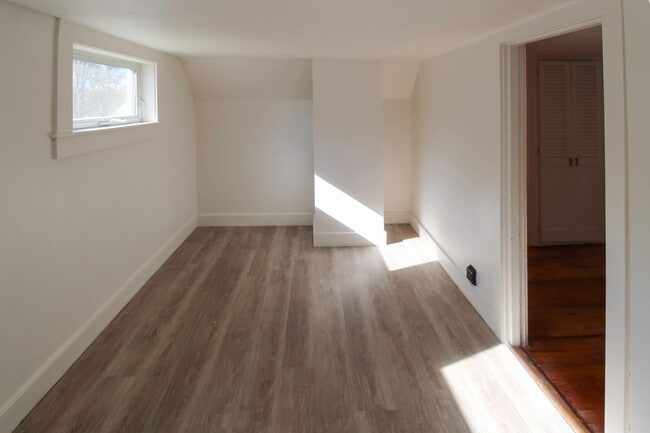 Building Photo - Beautiful 3-Bedroom Colonial on 1.3 Acres in Sought-After Eliot