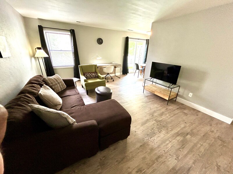 Building Photo - 4028 N Illinois Ave