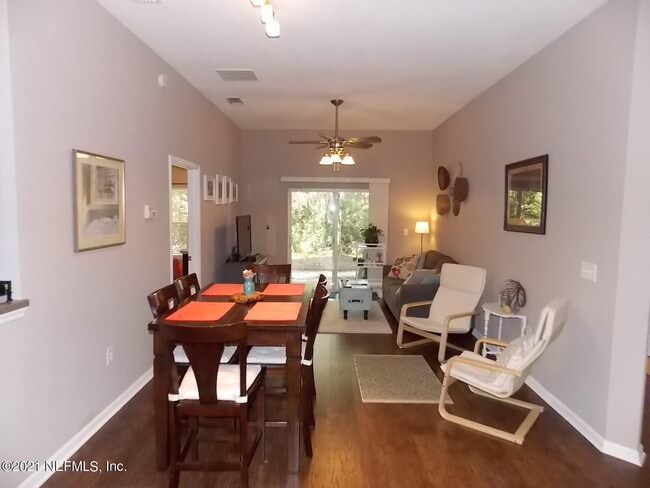 Building Photo - 7039 Deer Lodge Cir