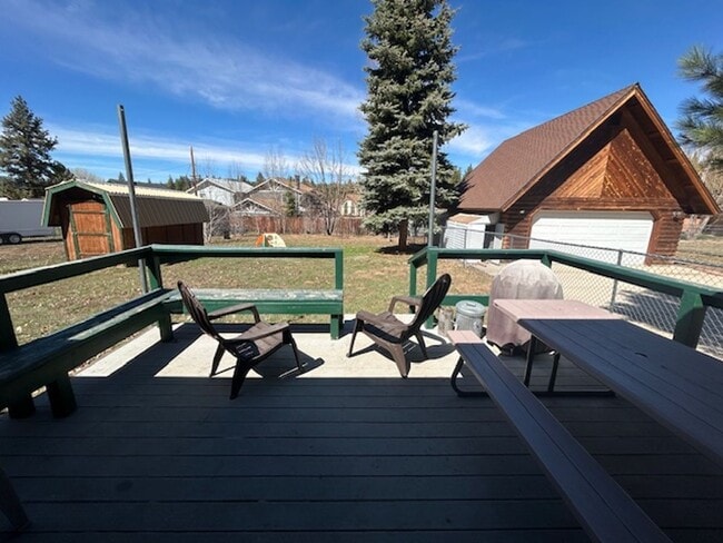 Building Photo - Moonridge 2 Bedroom/2 Baths