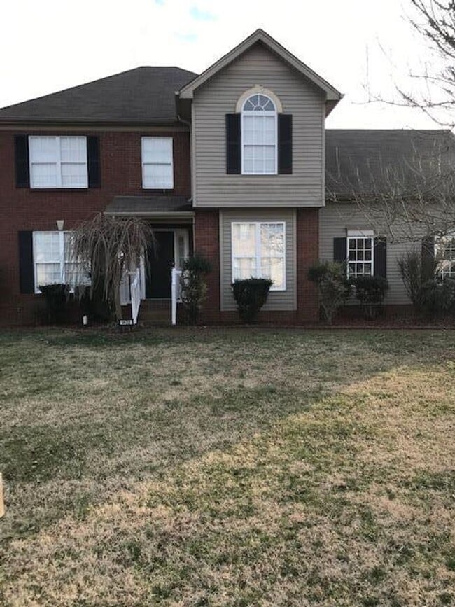 Building Photo - Spacious 3 Bed/2.5 Bath Home in Prime Mount Juliet Location