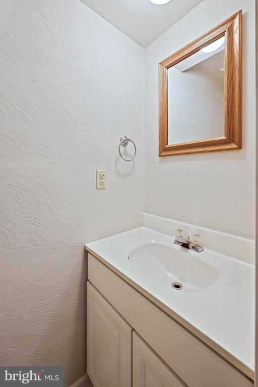 Building Photo - 6702 Mallard Ct