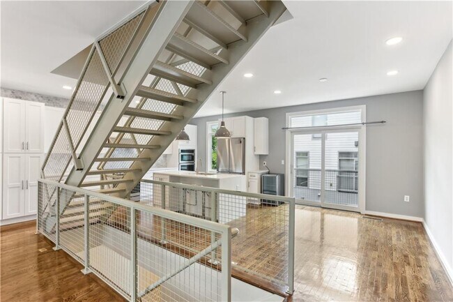Building Photo - 1385 Stirling Cir NW