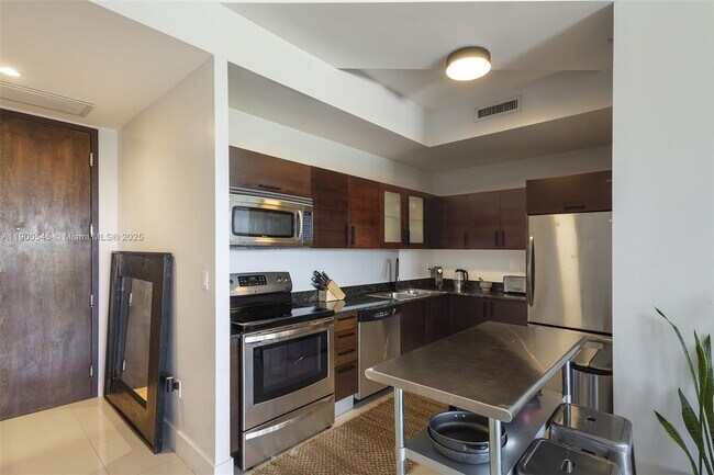 Building Photo - 3250 Grand Ave