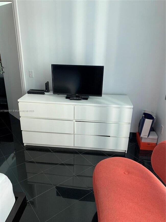 Building Photo - 300 S Biscayne Blvd