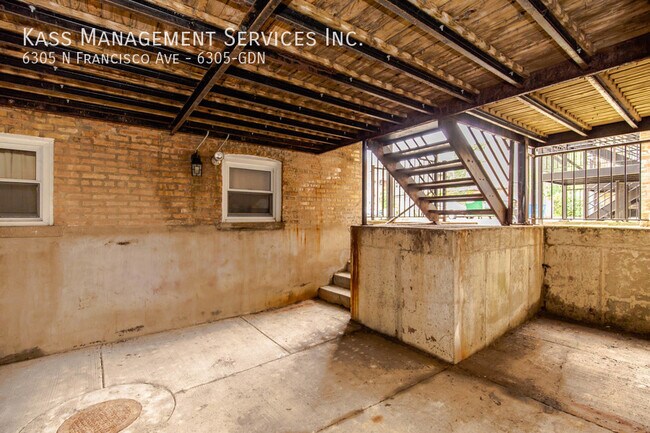 Building Photo - 6305 N Francisco Ave