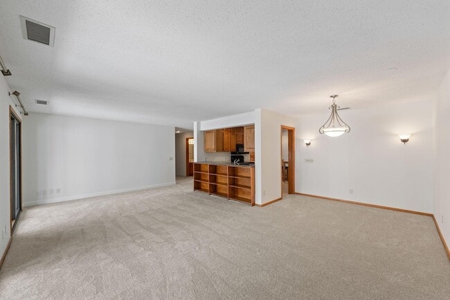 Building Photo - 7200 Cahill Rd