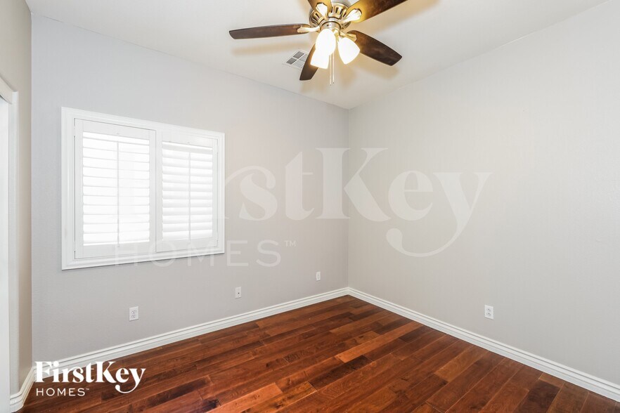 Building Photo - 10564 Bardilino St