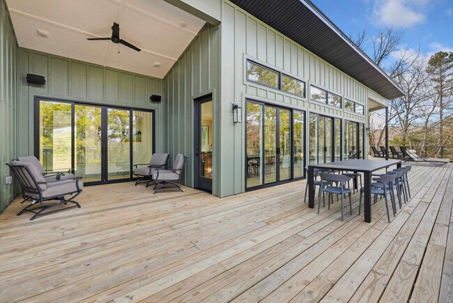 Building Photo - 8691 Rambo North Rd