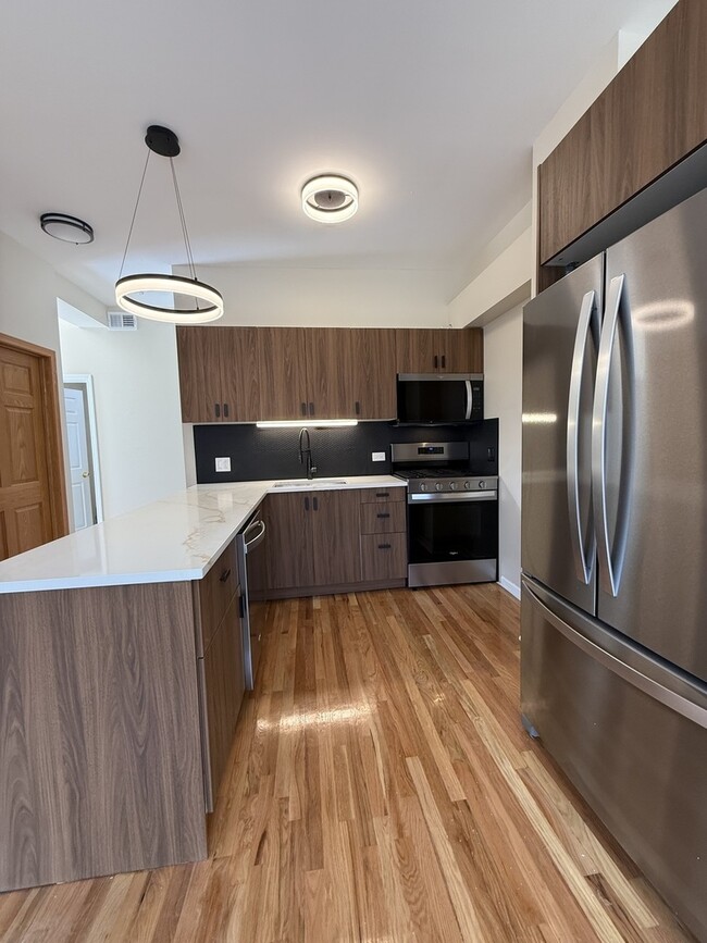 Building Photo - 3476 S Archer Ave