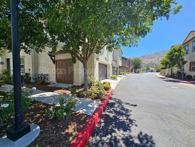 Building Photo - 2464- Blossom Ridge Ct