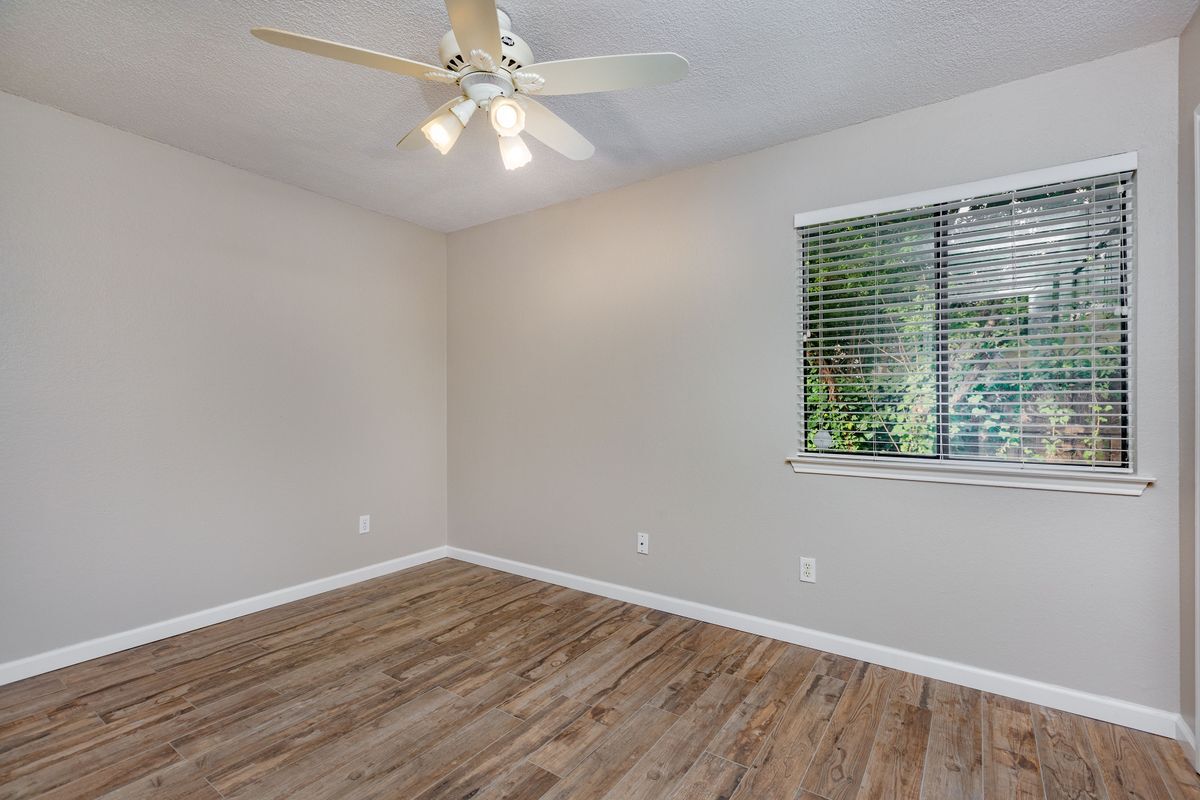 Building Photo - 2322 Klattenhoff Dr