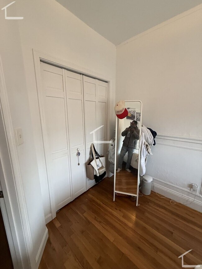 Building Photo - Spacious 2 bed in Allston.... Don't miss out!