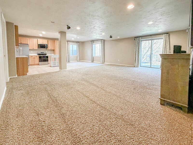 Building Photo - 963 Sage Ln