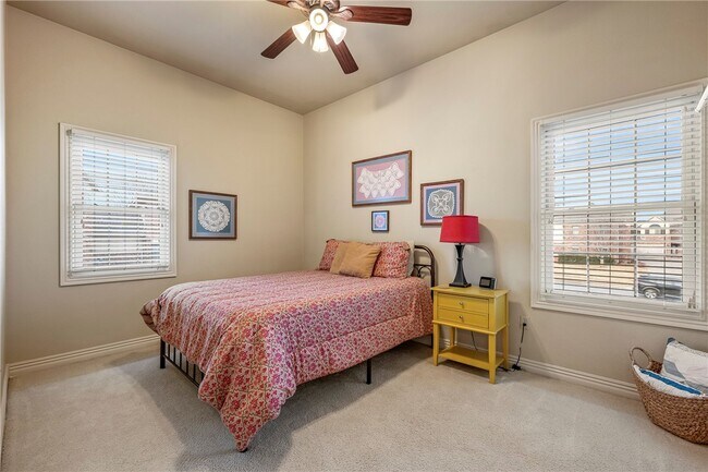 Building Photo - 2616 S Everest Ave