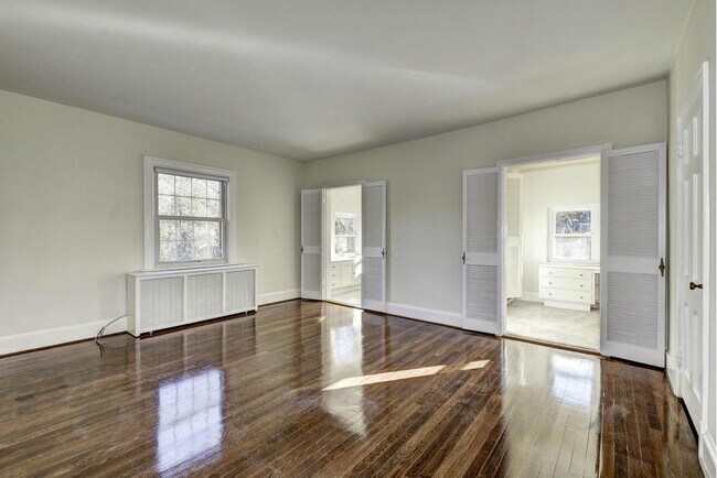 Building Photo - 4910 Hillbrook Ln NW