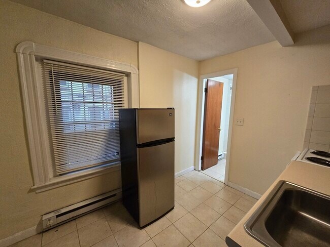 Building Photo - 11 Grove St