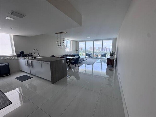 Building Photo - 400 Sunny Isles Blvd