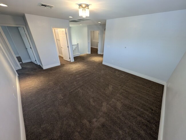 Building Photo - 202 Tall Ruff Dr