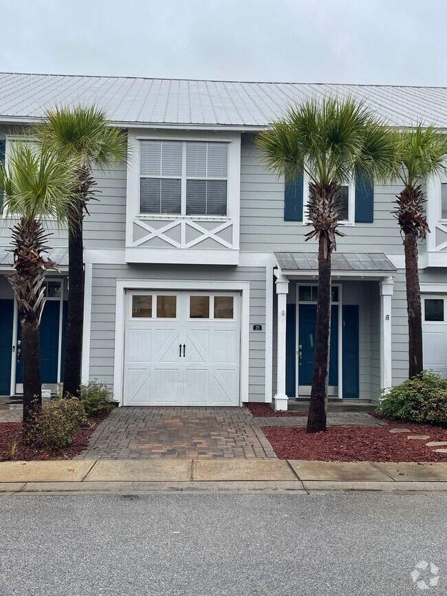 Building Photo - Spacious 3Bed/2.5Bath Townhouse in Quiet N...