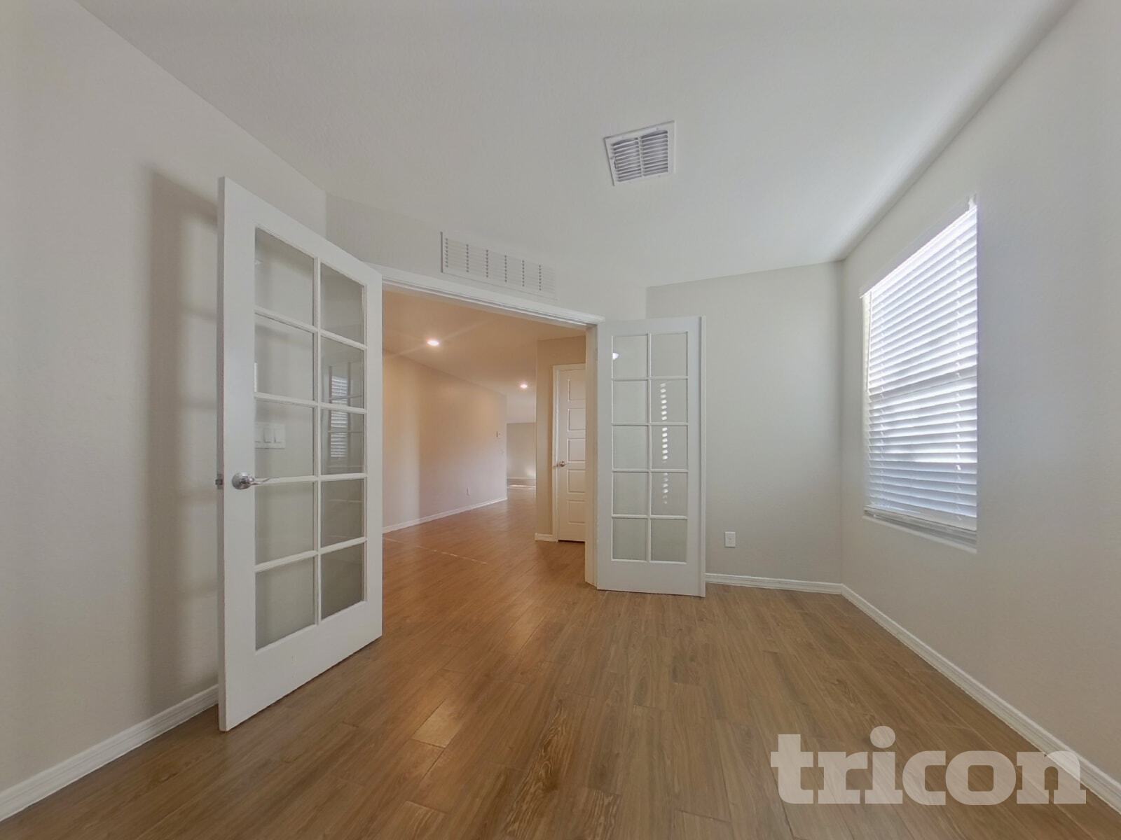 Building Photo - 11641 N 165th Ln