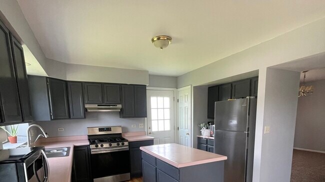 Building Photo - 1752 Alan Deatherage Dr