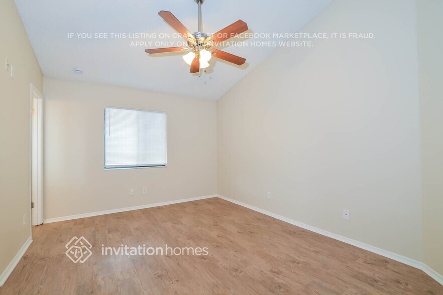 Building Photo - 203 N Lake Ct