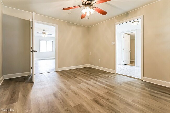 Building Photo - 6830 S Biscayne Dr