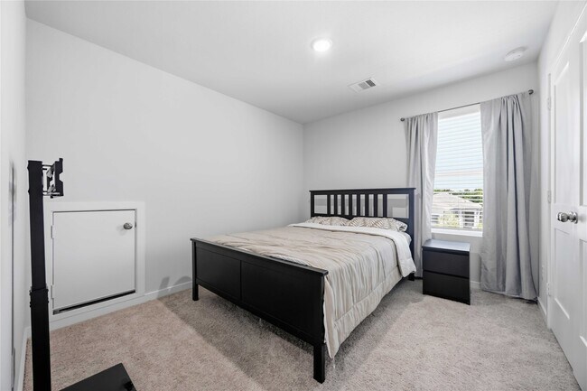 Building Photo - 11623 Prosperity Dr