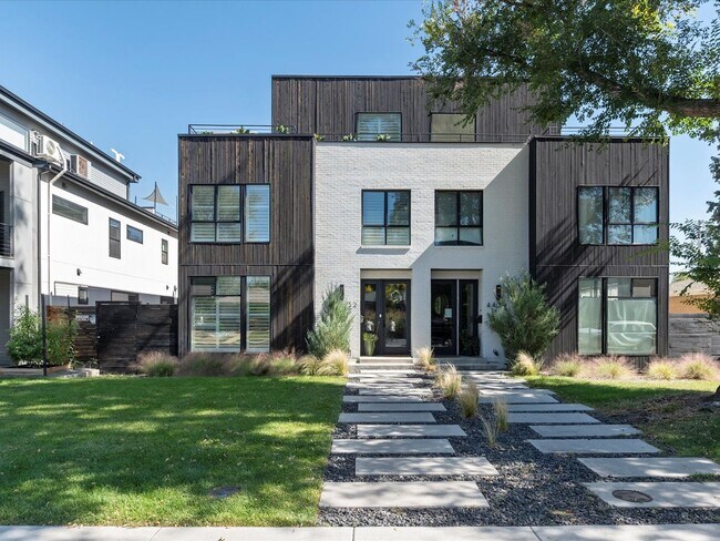 Building Photo - Luxury 3-Bed, 3.5-Bath Denver Home with Ro...