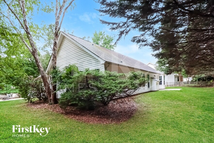Building Photo - 312 Edgemore Ct