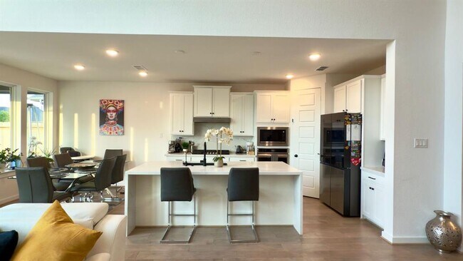 Building Photo - 31422 Beacon Cove Trl