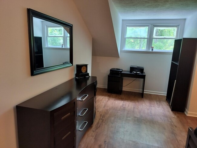 Building Photo - 487 N Country Clb Dr
