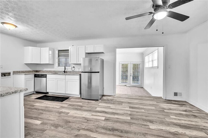 Building Photo - 2356 County Line Rd SW