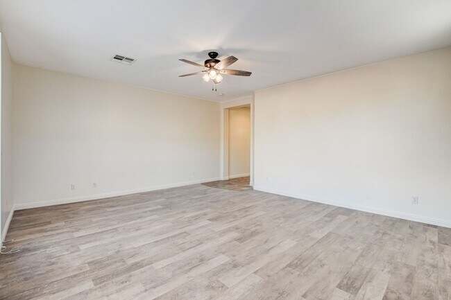 Building Photo - Single Family Home on 20k SQFT Lot in Gated Community