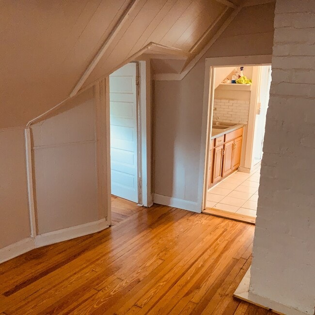 Building Photo - 2900 Enoch Ave