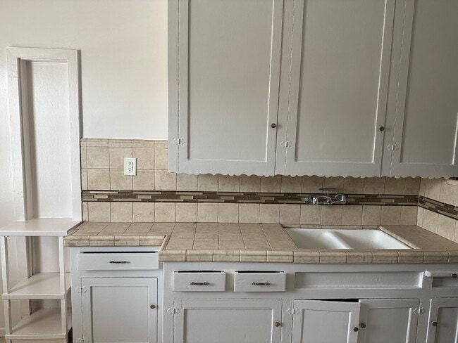 Building Photo - 3207 W 43rd Pl