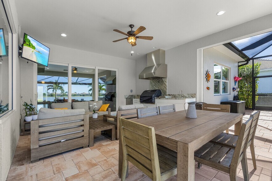 Outdoor Living - Summer Kitchen - 14539 Kelson Cir