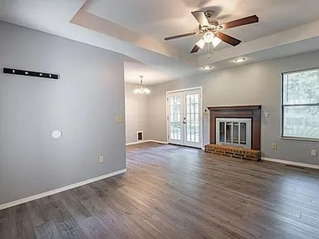 Building Photo - 3 Bed 2 Bath 2 Car Garage 1/2 off 1st Months Rent