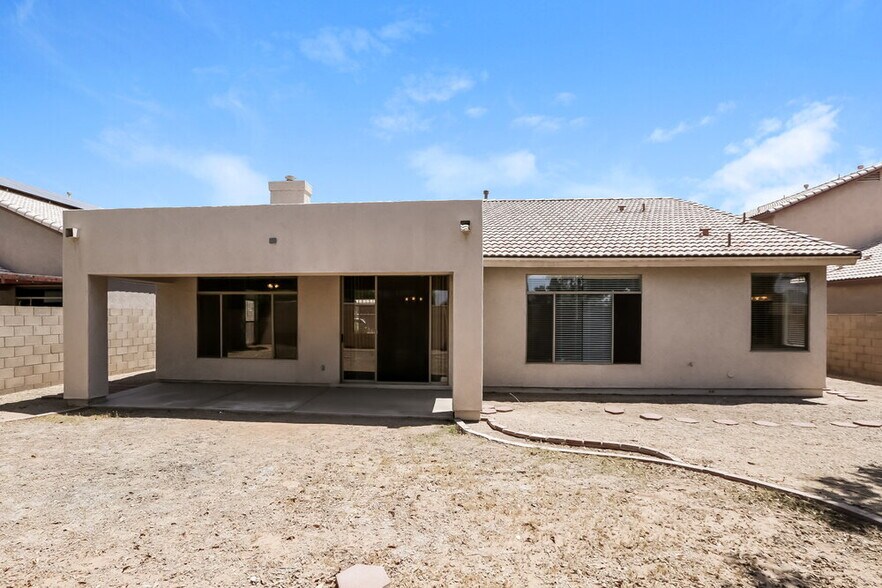 Building Photo - 730 N Swallow Ln