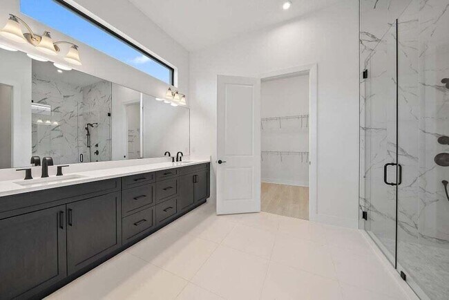 Building Photo - 13613 Le Christine Dr