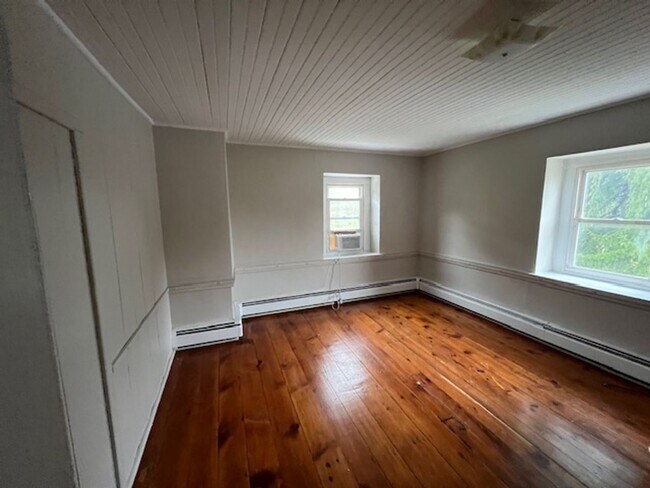 Building Photo - $1,500 Farmhouse Etters for Rent 4 bedroom...
