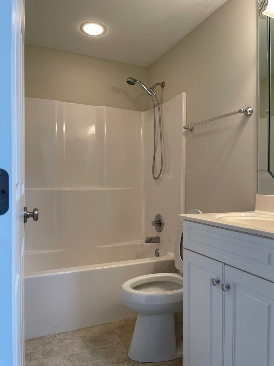 Building Photo - 144 Saint James Pl