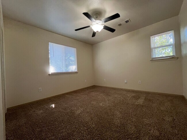 Building Photo - sout1067